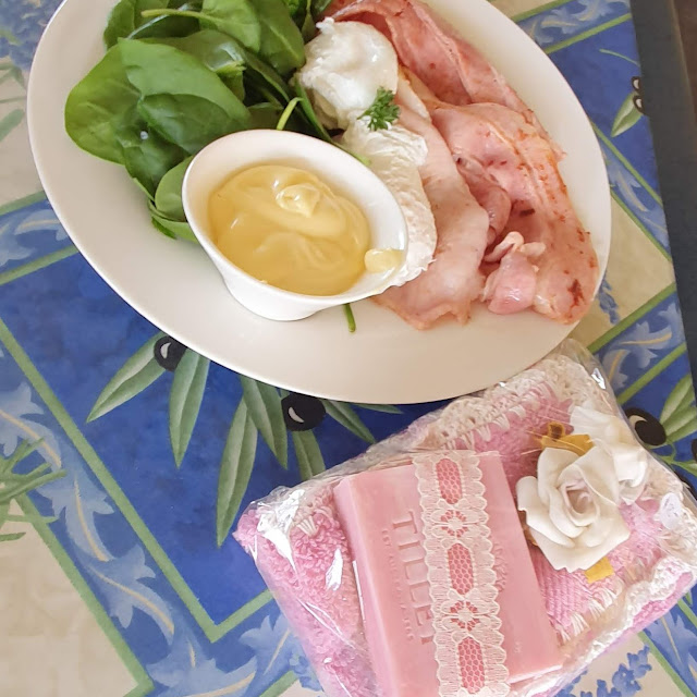 Eggs Benedict